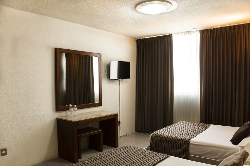 Hotel El Monte Salamanca Exteriör bild